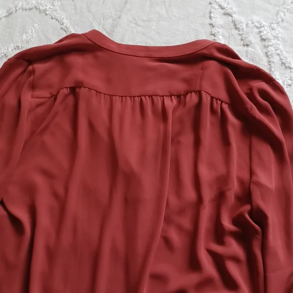 Sold on m e r c a r i Loft | blouse vneck - Picture 6 of 6